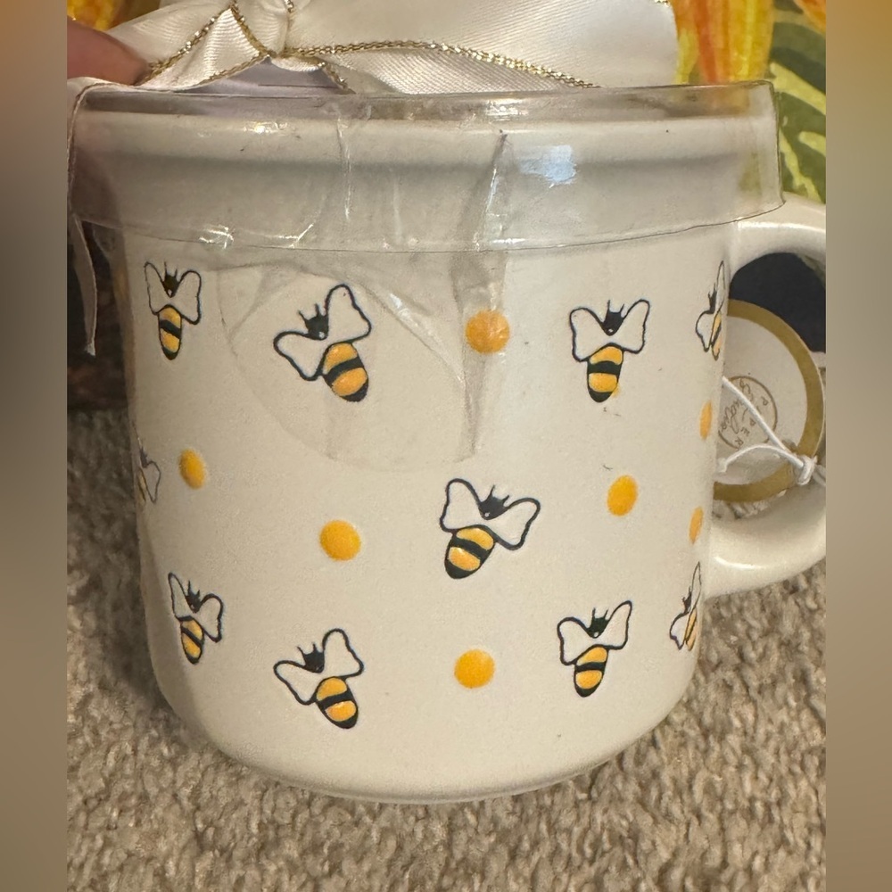 Bee Themed Mug with Notepad and Pen Set